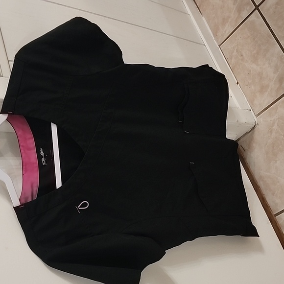 Lot of 3 scrub tops women's medium - Picture 4 of 9